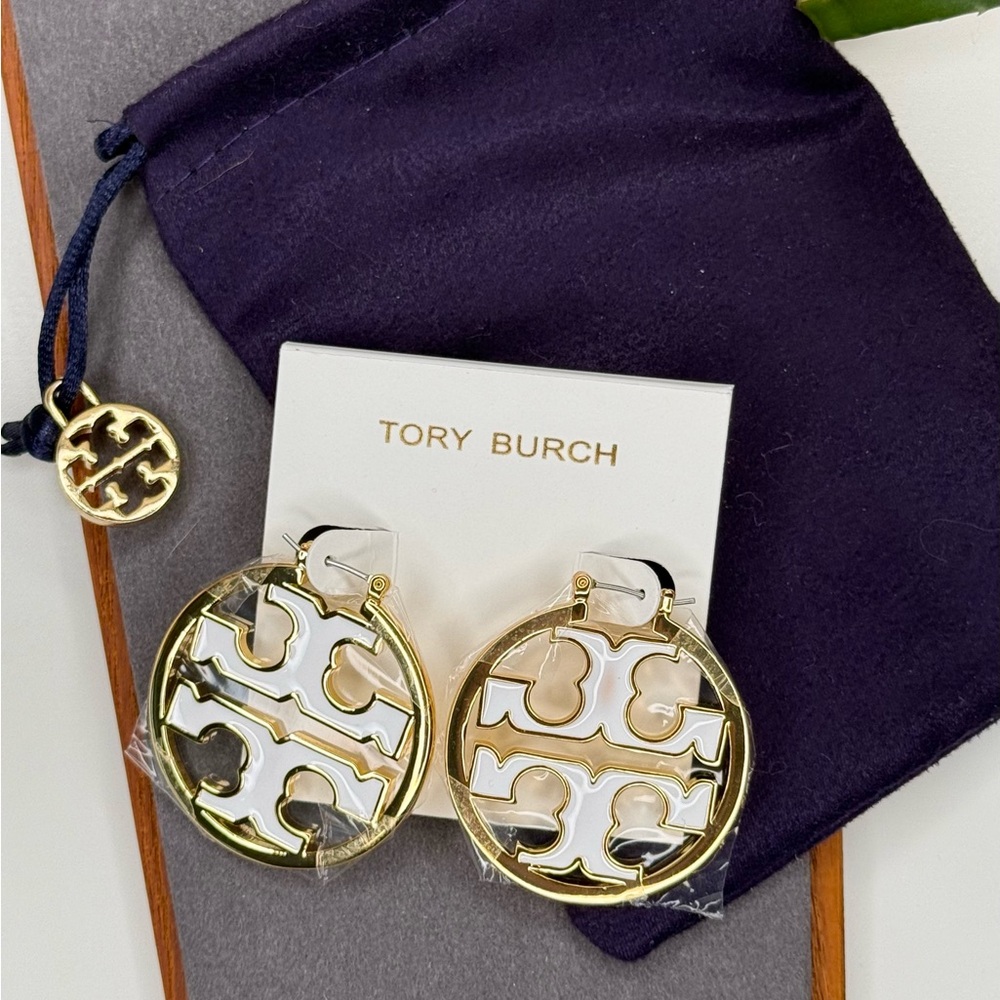 Tory Burch Oversized Logo Hoop Earrings Gold White Enamel NWT Valentines Gift - Picture 5 of 10